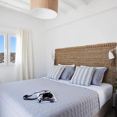Amperian Mykonos & Hotel 2*